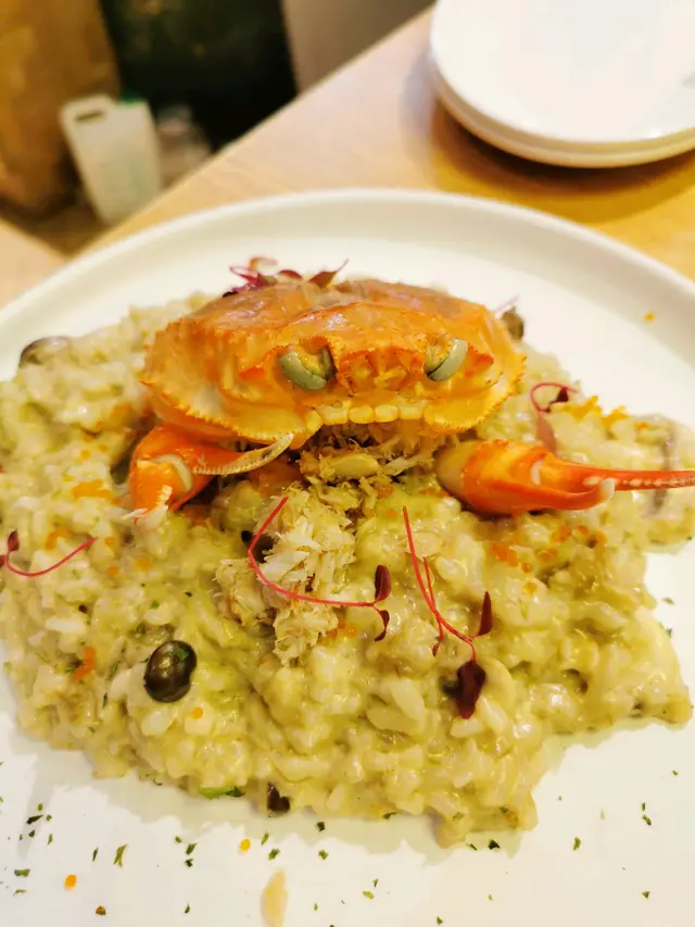 蟹膏蟹肉混合軟糯意大利飯，好入味