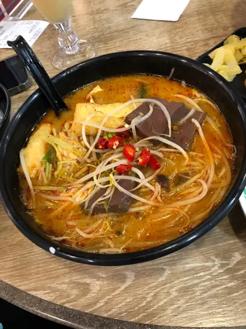 水煮汤鸭血米线