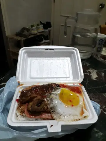 泰汁鸡扒火腿蛋饭