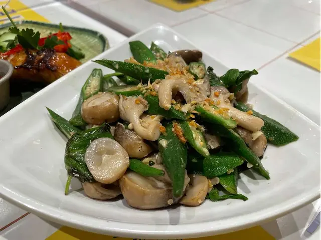 金不換野菌炒秋葵