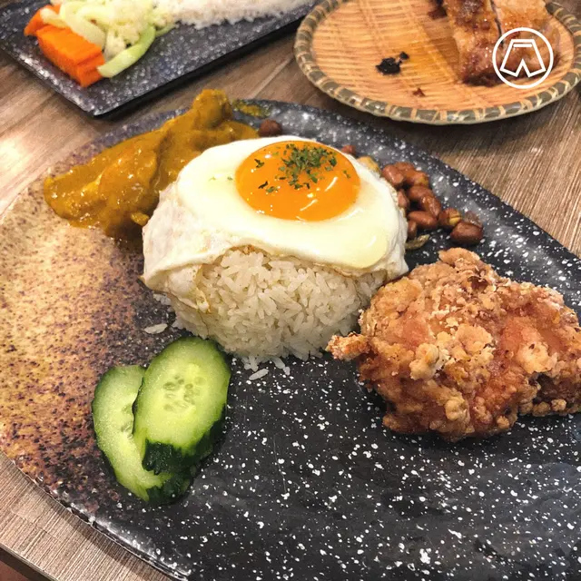 馬拉風味鴛鴦雞椰醬飯