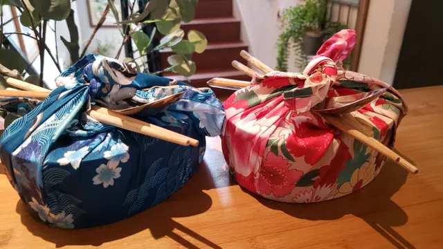 用便當布包裹，充滿日系風格