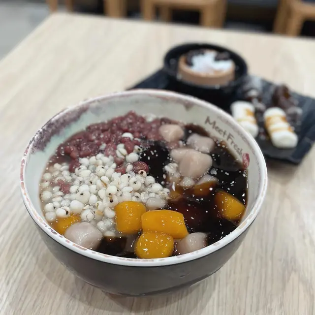 招牌仙草沙冰(+紅豆+薏仁)