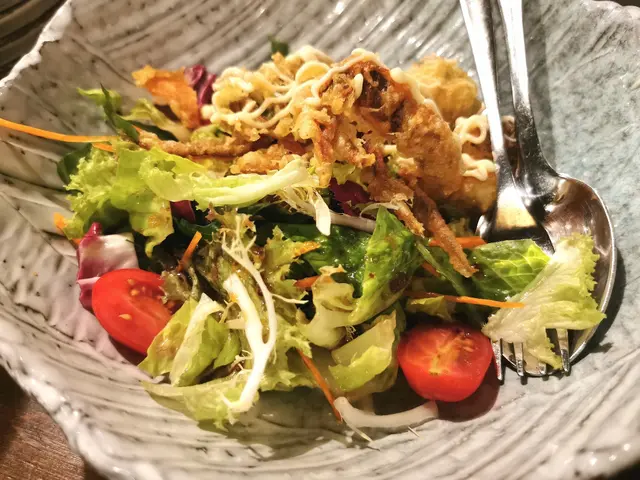軟殼蟹油香明顯，外脆內軟