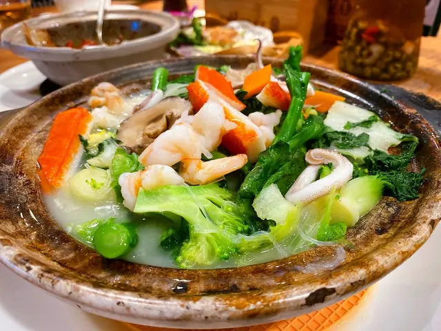 濃湯海鮮粉絲什菜煲