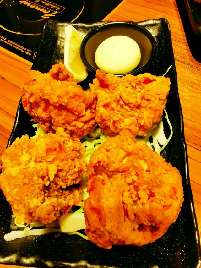 炸雞大大件，無骨啖啖肉～