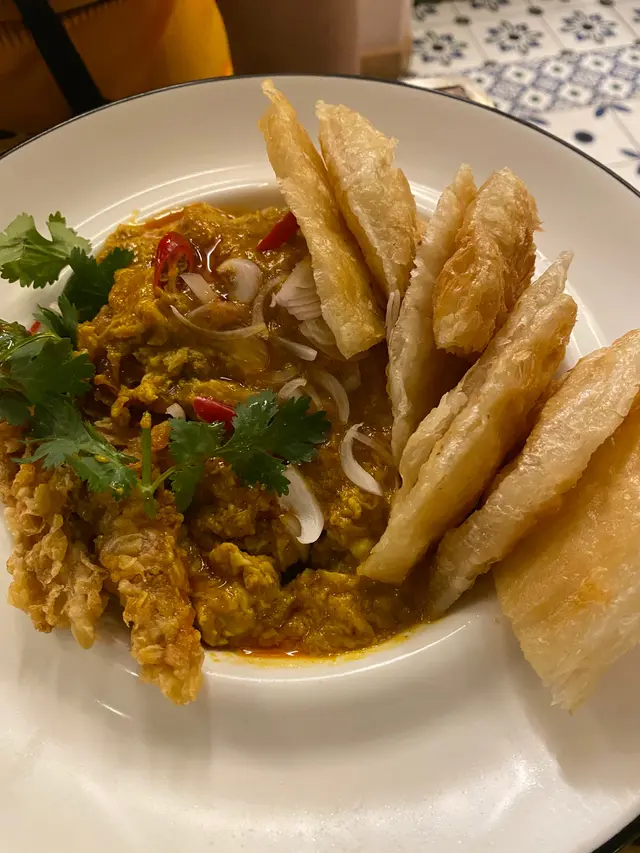 咖喱蛋醬軟殻蟹拚薄餅