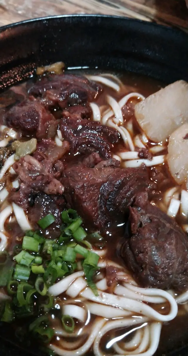 招牌紅燒牛肉麵