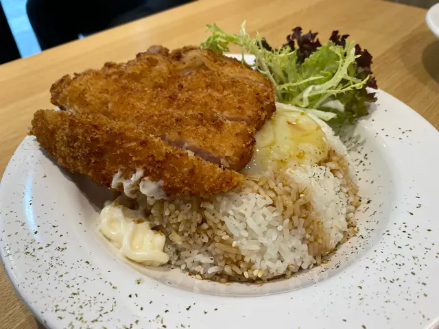 吉列豬扒溫泉蛋飯