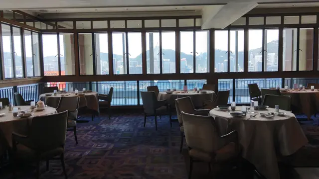 餐桌保持社交距離