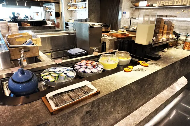 乳酪、生果、粟米片