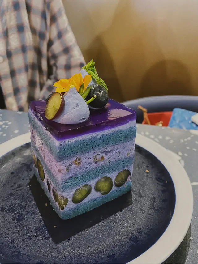 碟豆花藍莓芝士蛋糕