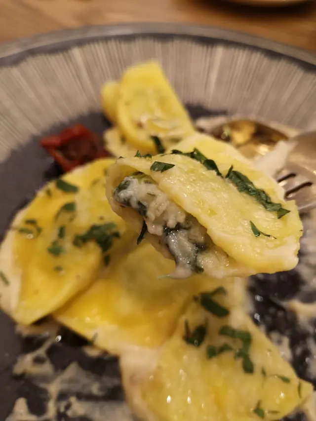 菠菜芝士意大利雲吞