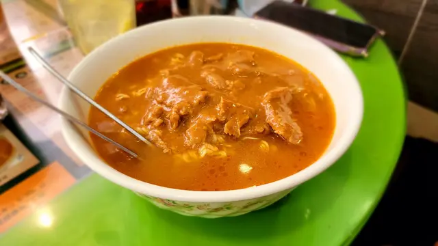 沙嗲牛麵，西多士