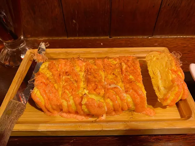 呢個原先我諗住會有明太子卷咗0係入面，原來就面唧咗明太子醬，不過都好食，仲要勁大份