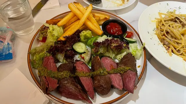 慢煮安格斯封門柳(12oz)伴薯蓉佐阿根廷青醬