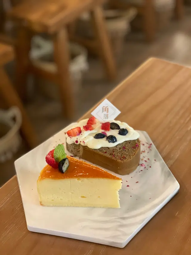 疏乎厘芝士蛋糕 ($𝟰𝟴) 生酮卷蛋 焙茶奶蓋 ($𝟱𝟴