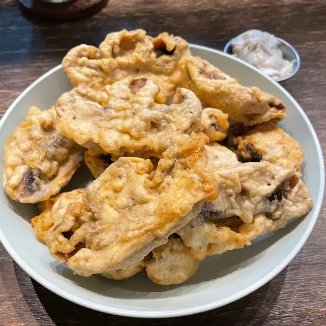 炸珍寶蘑菇配黑松露醬