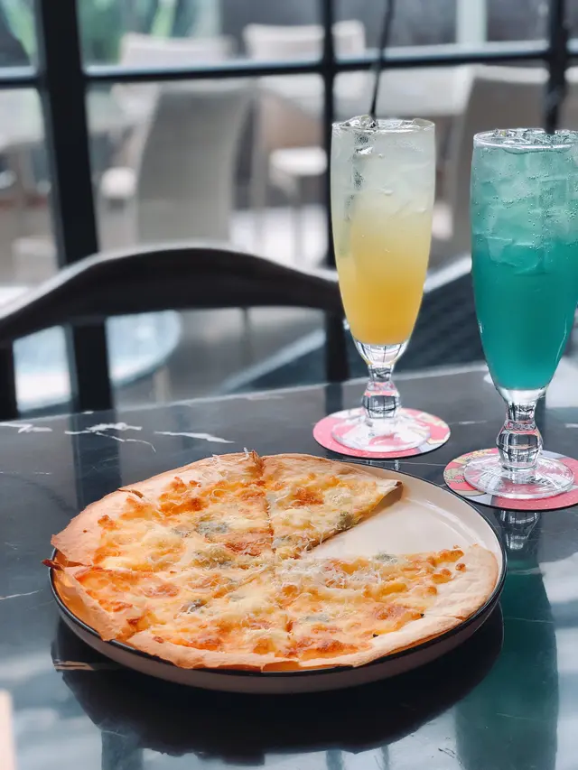 Four Cheese Pizza