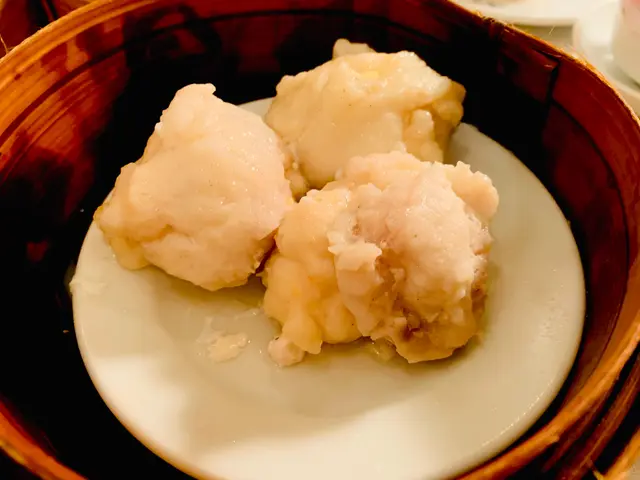白汁石斑筒