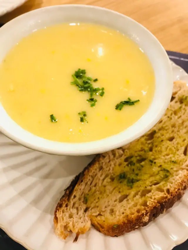 有刺唔creamy勁稀釋配超硬麵包🥴