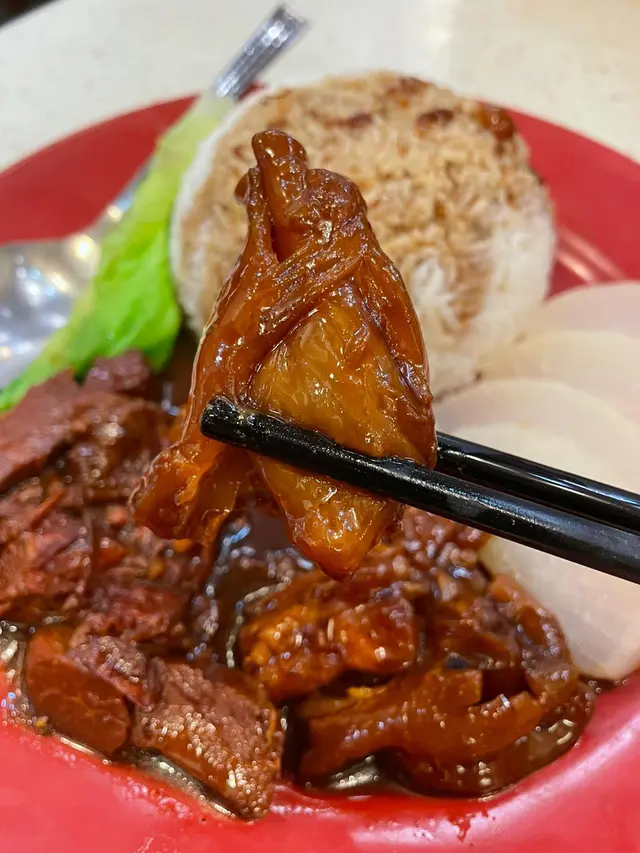 柱侯牛筋併牛腩飯