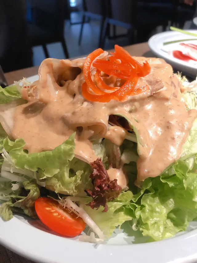 五花肉夏胡麻沙律