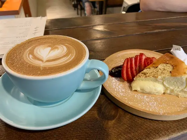 Cheese Cake + Latte