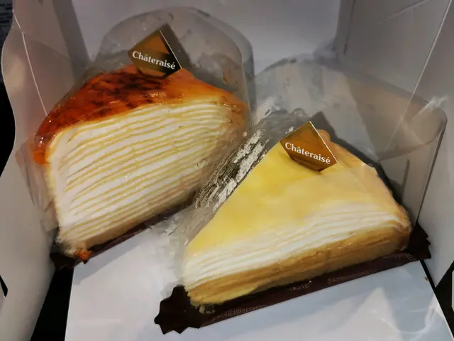 千層蛋糕$35 ＆ 經典海綿千層蛋糕$27