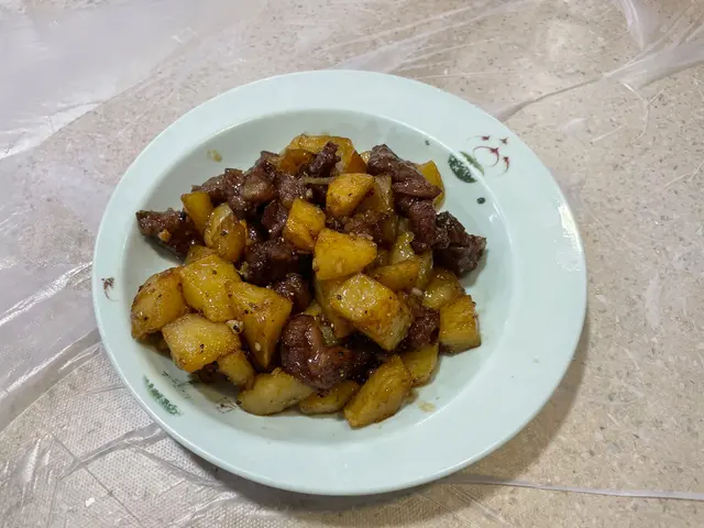 蜜椒薯仔牛仔粒