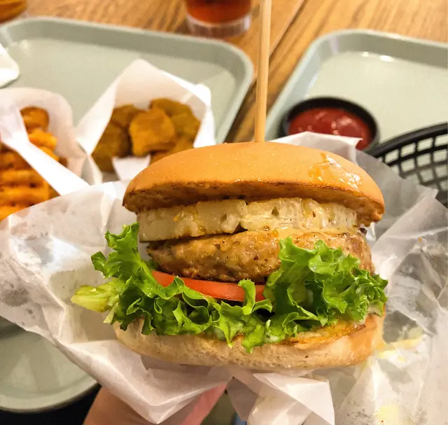 蜜糖芥末菠蘿雞堡