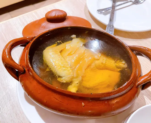 好多餡料，湯鮮甜