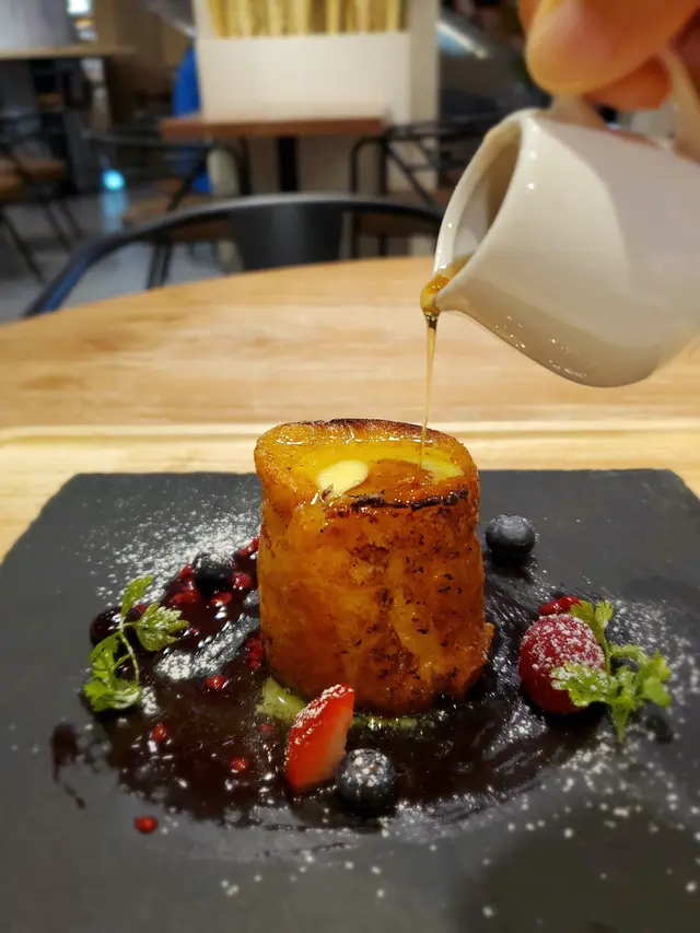 法式西多士配雜野莓