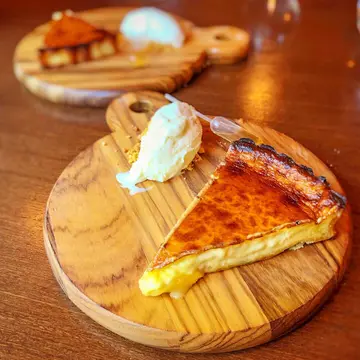 Basque-Style Warm Cheesecake