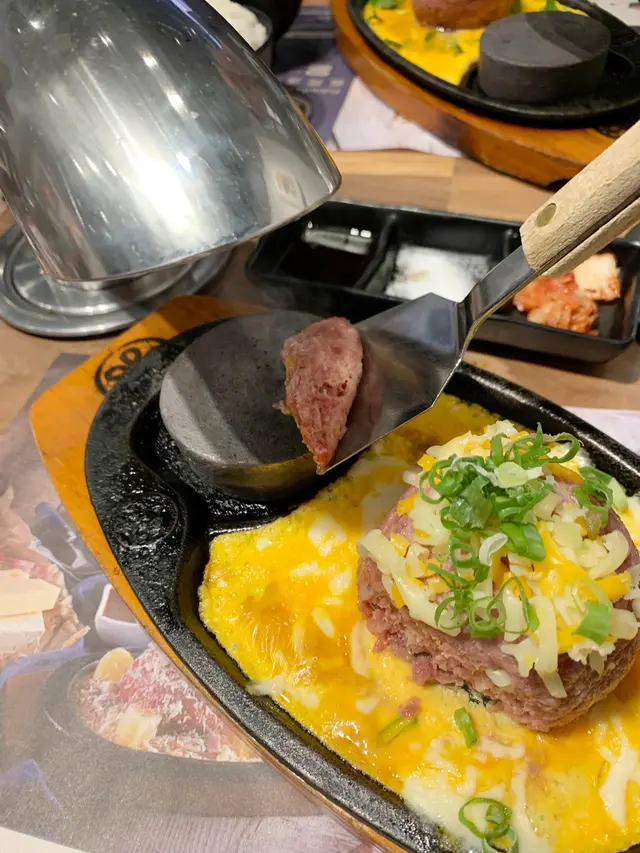 芝士蛋和牛漢堡扒