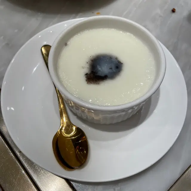黑芝麻燉蛋白