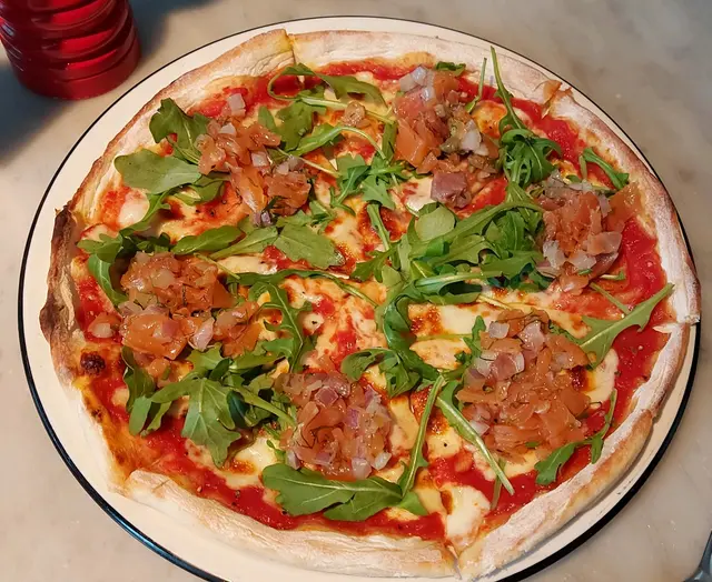 煙三文魚他他薄餅