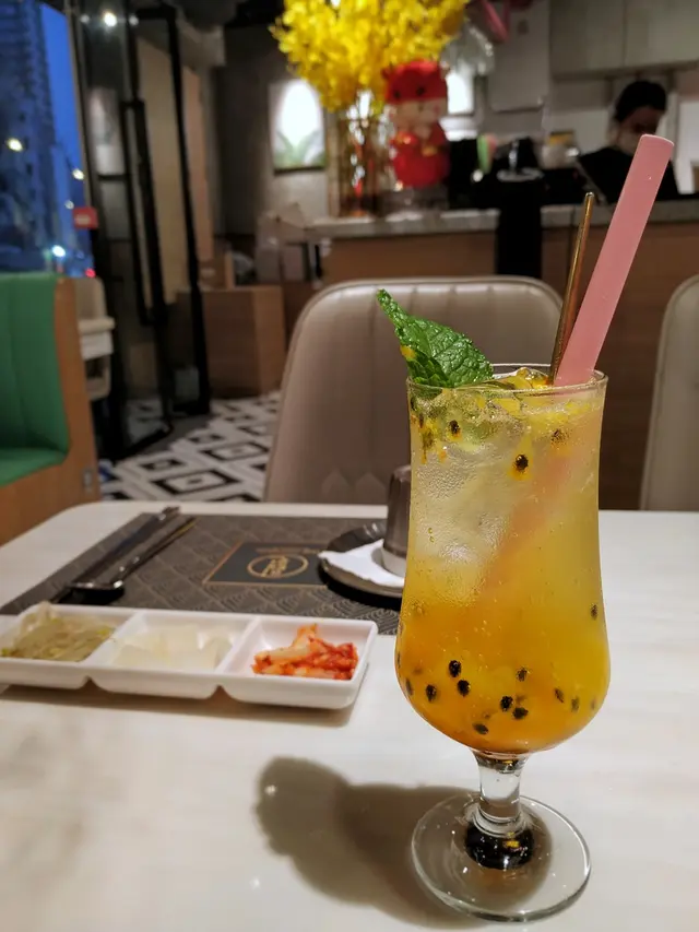 鮮雜果梳打 (加$18)