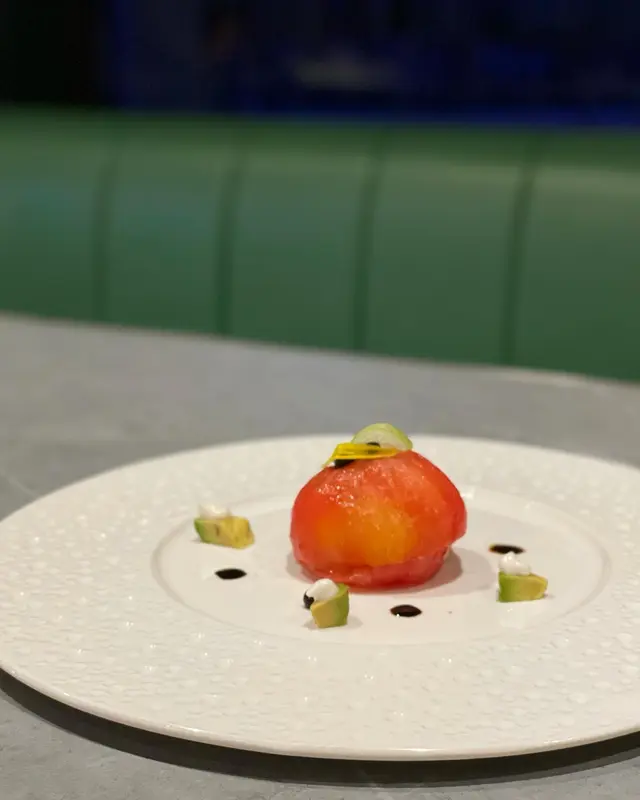 番茄牛油果素蟹肉千層