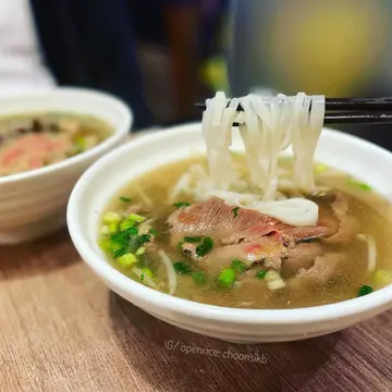 生牛肉汤河