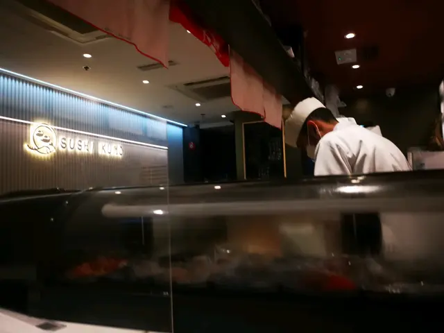 座位主要是吧台面向壽司師傅