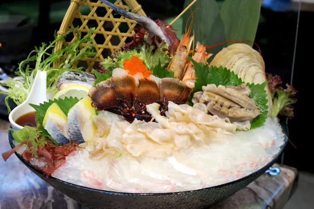 魔王西澳龍蝦象拔蚌海立魚刺身拼盤