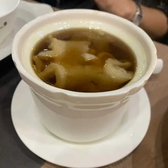 姬蟲茸燉花膠湯