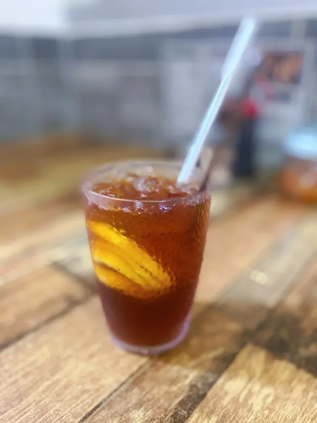 凍檸茶夠凍，飲落唔算甜，茶味算正常