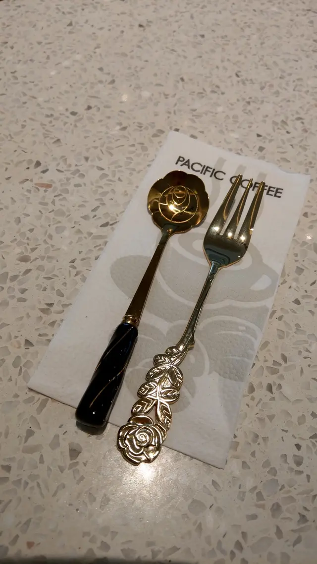 為了拍攝效果，部份餐具出動私伙