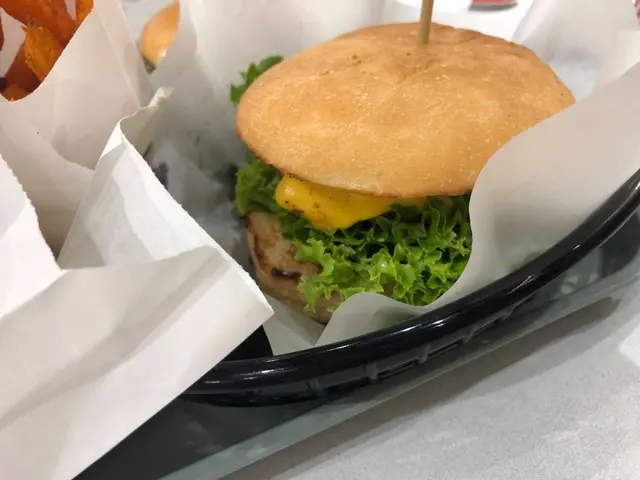 黑松露芝士牛堡