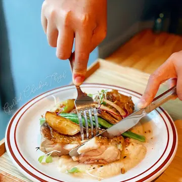 Grilled chicken thigh