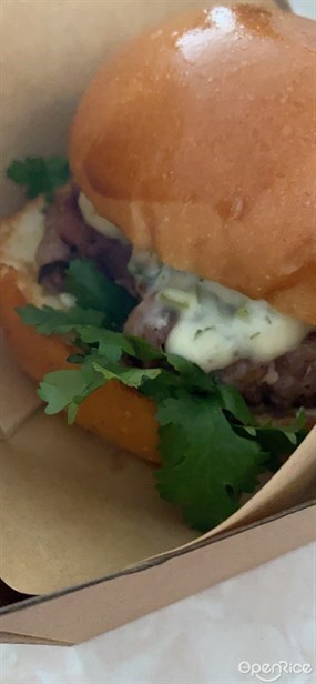 莞茜豚肉漢堡 - 葵芳的Hong Kong Burger