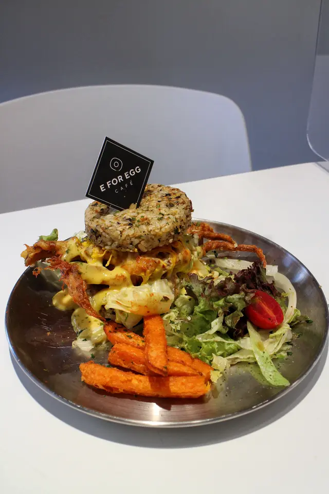 金沙軟殼蟹泡菜蛋餅珍珠堡