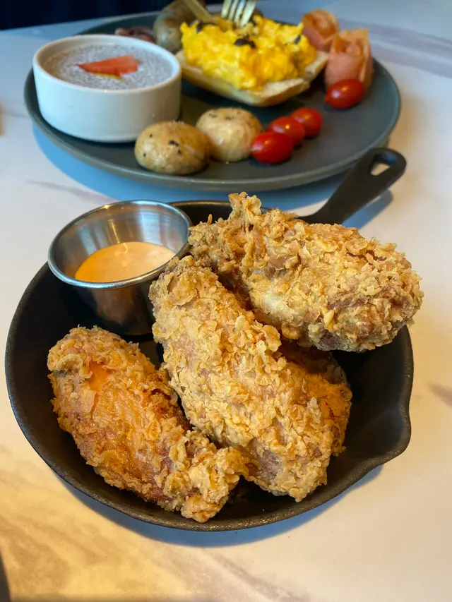 是拉差將法國雞中翼